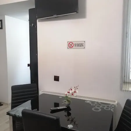 Old Center Apartment *